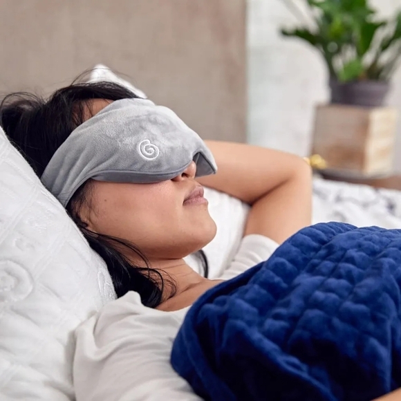 NWT Gravity weighted sleep mask in Gray sleep aid. Night. Bed. - Picture 6 of 7